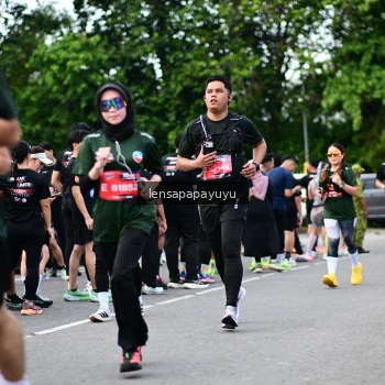 Runner Photo 4136210