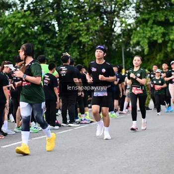 Runner Photo 4136213