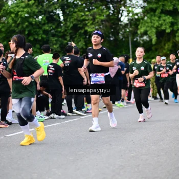 Runner Photo 4136217