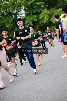 Runner Photo 4136226