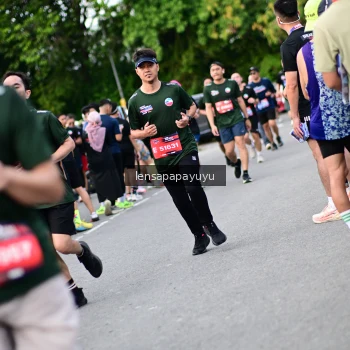 Runner Photo 4136233