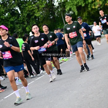 Runner Photo 4136252