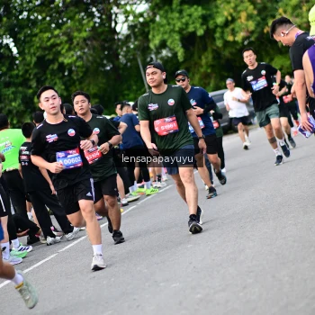 Runner Photo 4136270