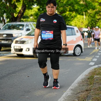 Runner Photo 4136275