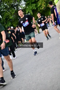 Runner Photo 4136298