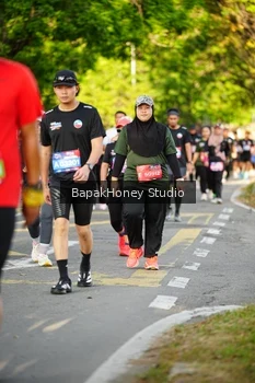 Runner Photo 4136324