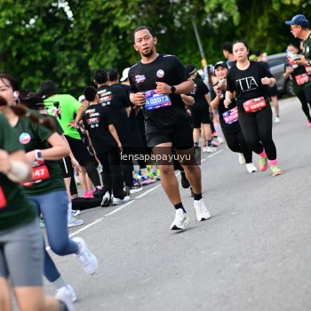 Runner Photo 4136337