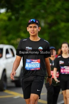 Runner Photo 4136365