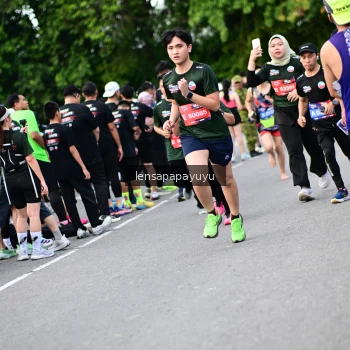 Runner Photo 4136366