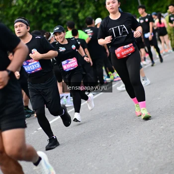 Runner Photo 4136378