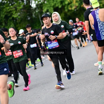 Runner Photo 4136385