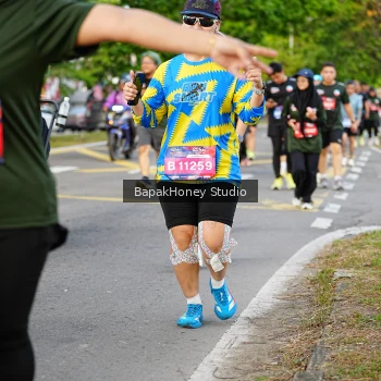 Runner Photo 4136399