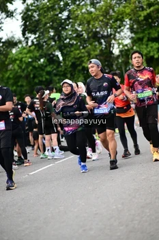 Runner Photo 4136414