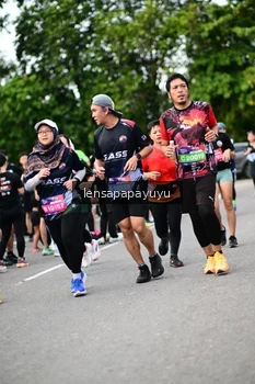 Runner Photo 4136431