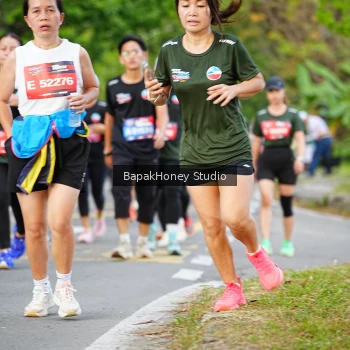 Runner Photo 4136463