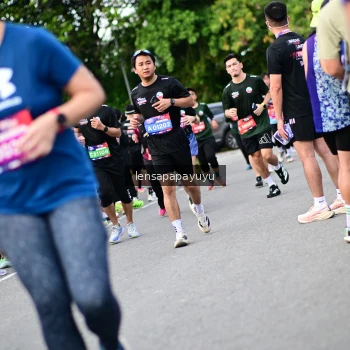 Runner Photo 4136505
