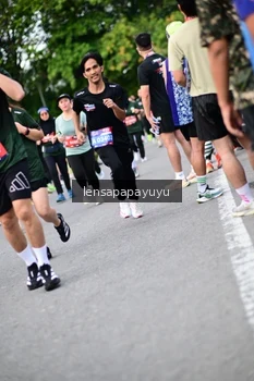 Runner Photo 4136555