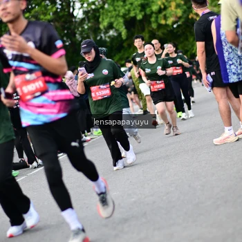 Runner Photo 4136576