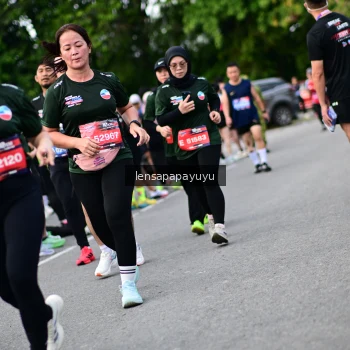 Runner Photo 4136615