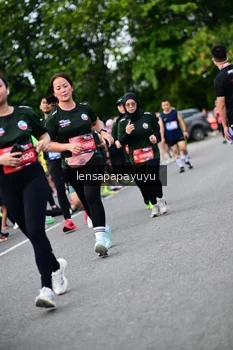 Runner Photo 4136617