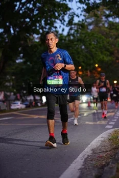Runner Photo 4136630
