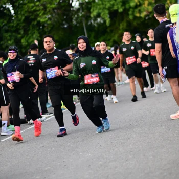 Runner Photo 4136671