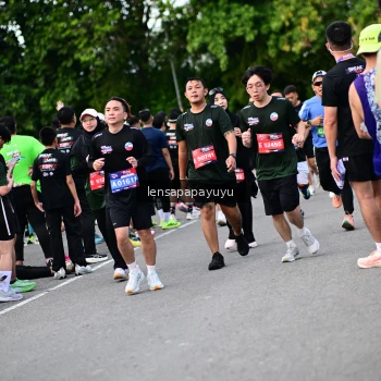 Runner Photo 4136694