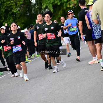 Runner Photo 4136696