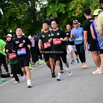 Runner Photo 4136700