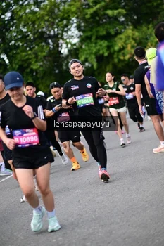 Runner Photo 4136730