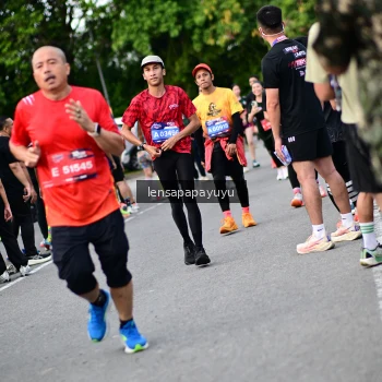 Runner Photo 4136751