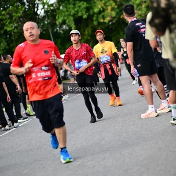 Runner Photo 4136756