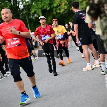 Runner Photo 4136758