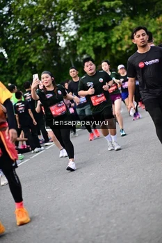 Runner Photo 4136800