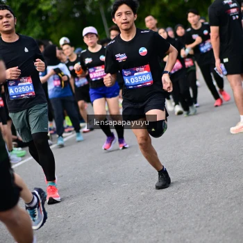 Runner Photo 4136810
