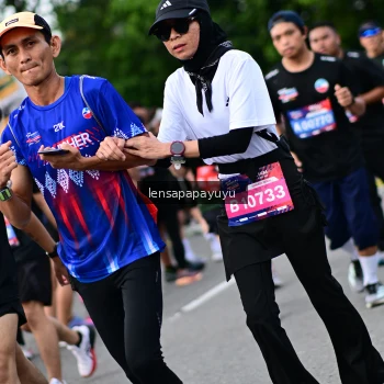 Runner Photo 4136861