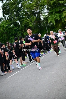 Runner Photo 4136912