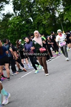Runner Photo 4136924