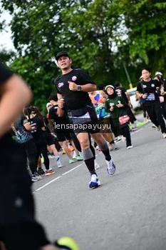 Runner Photo 4137050