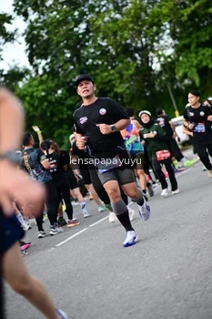 Runner Photo 4137058