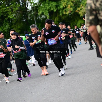 Runner Photo 4137300