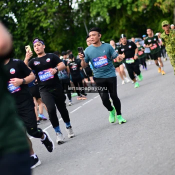 Runner Photo 4137373