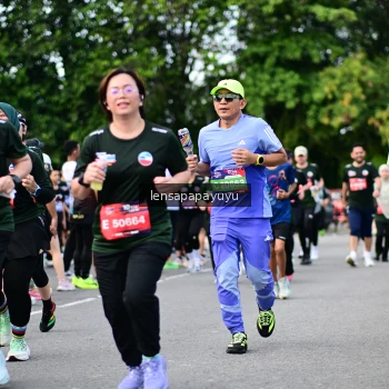 Runner Photo 4137895