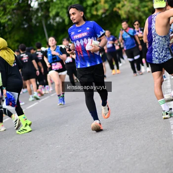 Runner Photo 4138443