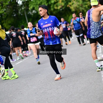 Runner Photo 4138453