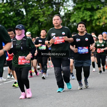 Runner Photo 4138877