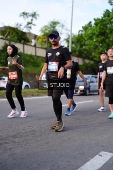 Runner Photo 4140116