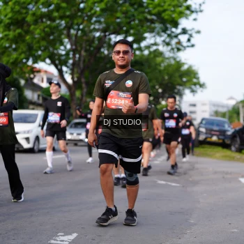 Runner Photo 4140154