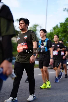 Runner Photo 4140391