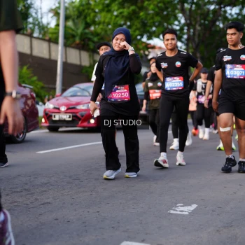 Runner Photo 4140408